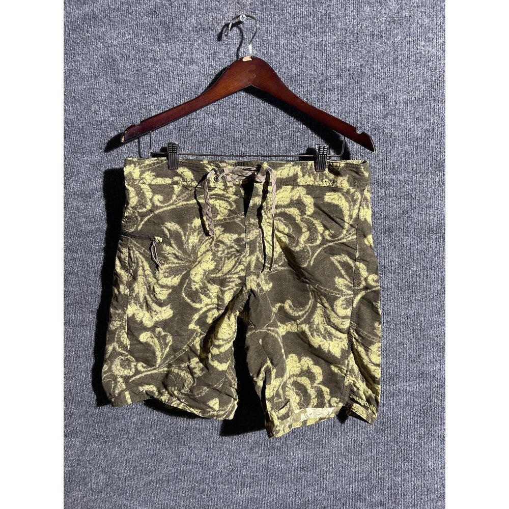 Patagonia Shorts Mens 34 Green Tropical Floral Print Board Shorts Swim Trunks